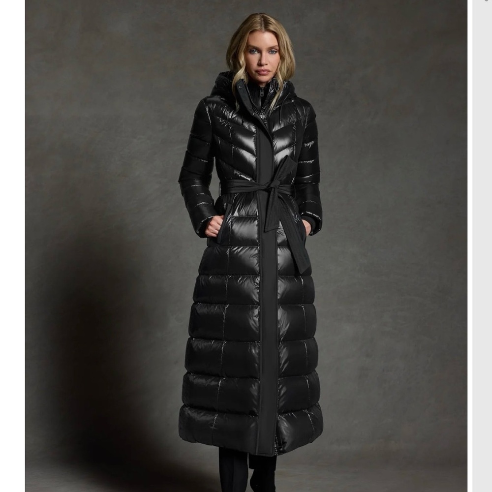 Women's Long Black Puffer Coat (no original belt)